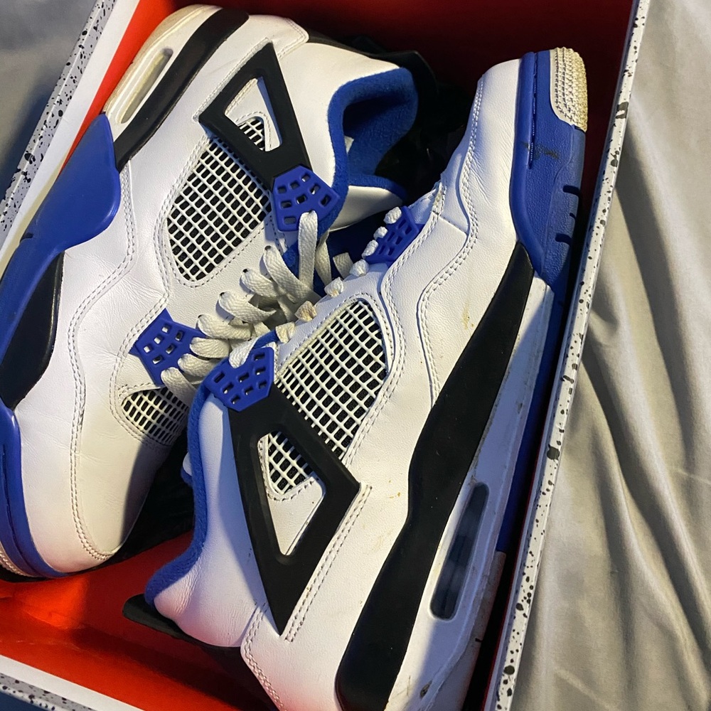 Men’s jordan sneakers